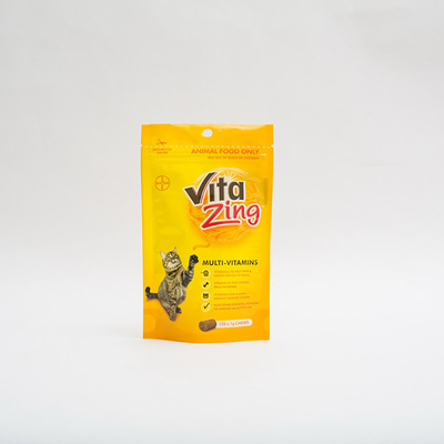 PE80 92ミクロンはペット フード包装袋のプラスチックMultivitaminの猫の餌のパッケージの上に立つ